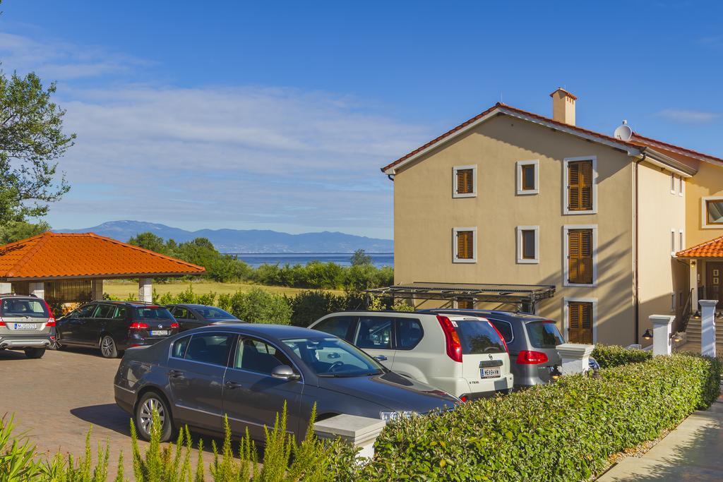 Luxury Apartments Villa Matea Malinska Eksteriør bilde